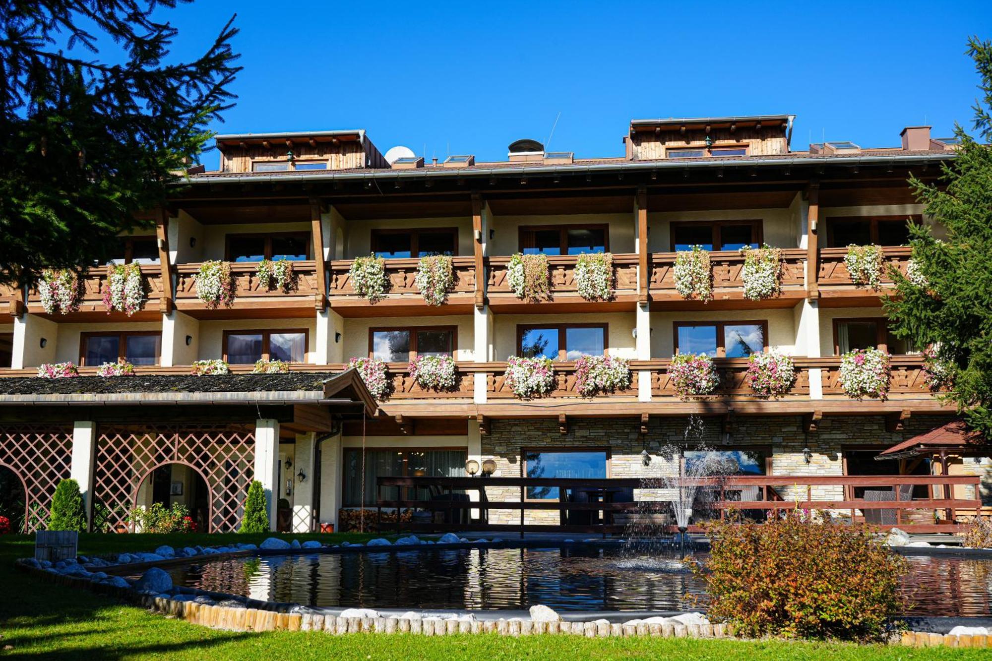 Clc Alpine Centre Hotel Saalfelden ภายนอก รูปภาพ